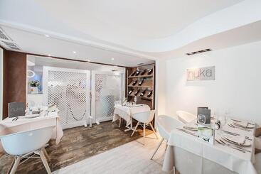 Отель Fergus Style Cala Blanca Suites
