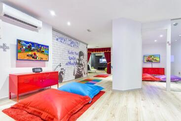 Отель Fergus Style Cala Blanca Suites