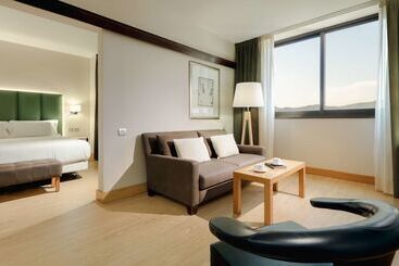 هتل Hesperia Barcelona Sant Just