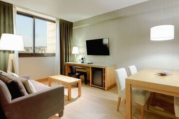 هتل Hesperia Barcelona Sant Just