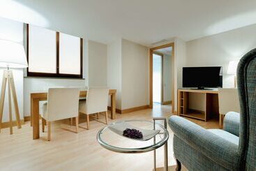 هتل Hesperia Barcelona Sant Just