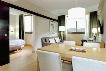 هتل Hesperia Barcelona Sant Just