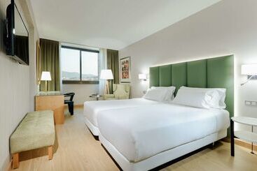 هتل Hesperia Barcelona Sant Just