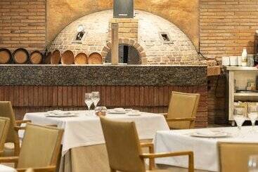 هتل Hesperia Barcelona Sant Just