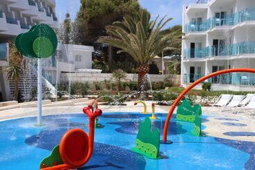 هتل Iberostar Waves Playa de Muro