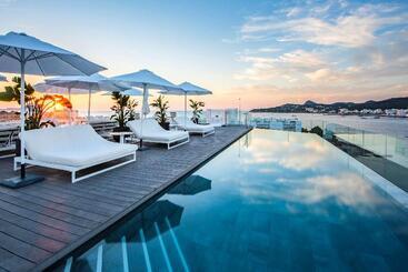 هتل Innside Ibiza Beach