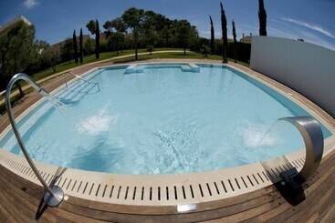 Las Gaviotas Suites Hotel & Spa