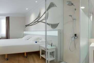 هتل Melia Plaza Valencia