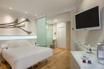 هتل Melia Plaza Valencia