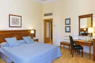 هتل Melia Plaza Valencia