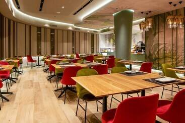 هتل Melia Plaza Valencia