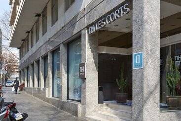 هتل NH Barcelona Les Corts