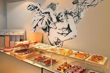 هتل SH Ingles Boutique
