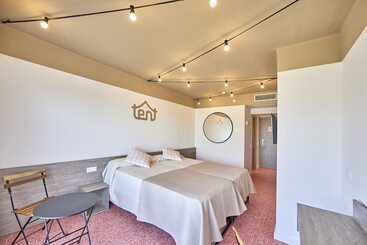 בית מלון כפרי tent Playa De Palma