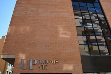 هتل Up Rooms Vic
