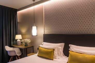 هتل Up Rooms Vic