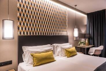 هتل Up Rooms Vic