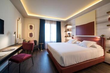 Hotel Vincci Mae