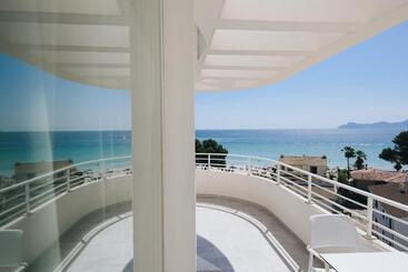 Ivory Playa Sports & Spa