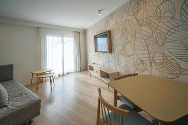 Leman Hotel y Apartamentos