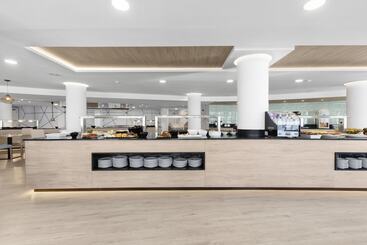 Palmanova Suites By Trh
