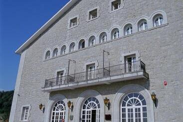 Parador De Vicsau