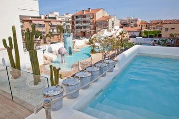 Отель Fergus Club Pineda Splash