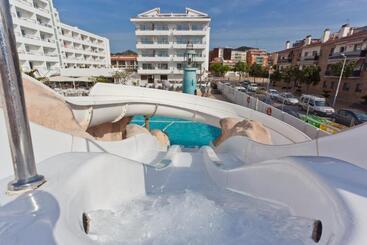 Отель Fergus Club Pineda Splash