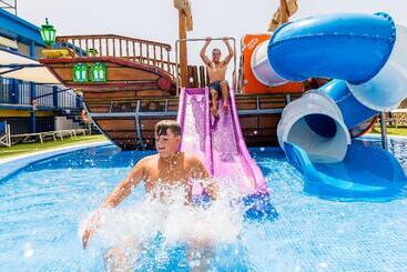 Royal Son Bou Family Club
