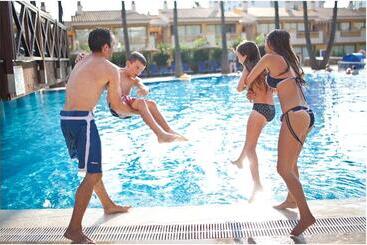 Royal Son Bou Family Club