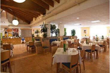 Royal Son Bou Family Club