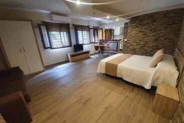 客栈  H. Ciudad De Lepe