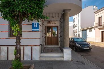مسافرخانه H. Ciudad De Lepe