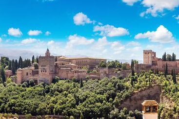 هتل Alhambra Palace