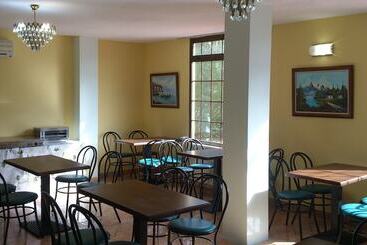 Hotel Azcona