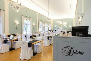 1881 Hotel Balneario Vichy Catalan