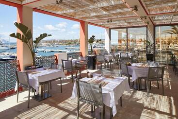 هتل Mim Sotogrande