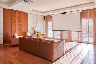 هتل Mim Sotogrande