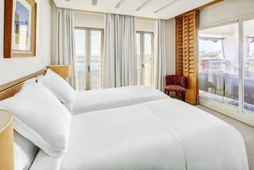 هتل Mim Sotogrande