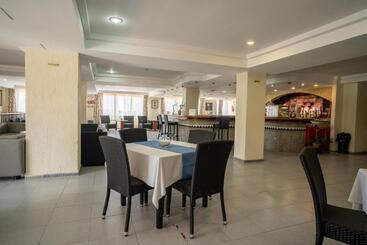 هتل Balneario De Chiclana