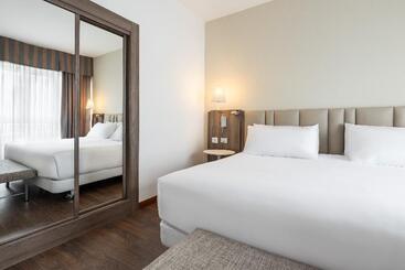 هتل Eurostars Atlantico
