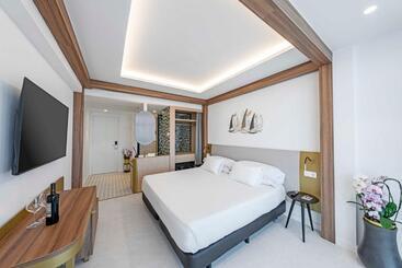 Faranda Rias Altas, Ascend Hotel Collection