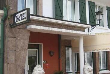هتل Gurutzeberri