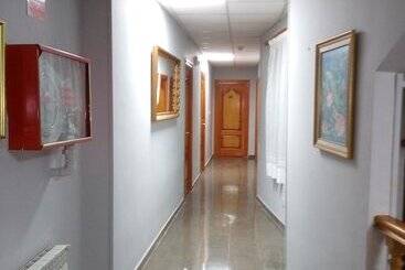 هتل Hostal Manolete