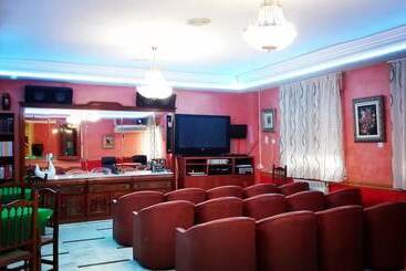 هتل Hostal Manolete