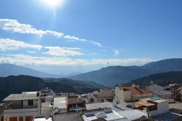 هتل Hostal Manolete