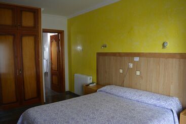 هتل Hostal Manolete