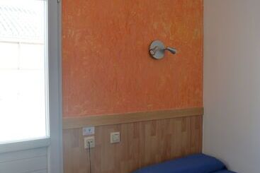 هتل Hostal Manolete