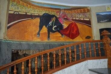 هتل Hostal Manolete