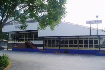 هتل Manzanares